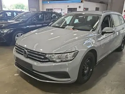 Gebraucht VW Passat Conceptline 150 PS (110 kW) 2023 Grau Kombi