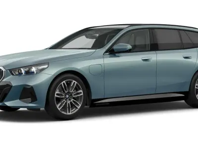 Gebraucht BMW 550e Comfort Edition 489 PS (359 kW) 2025 Grün Kombi