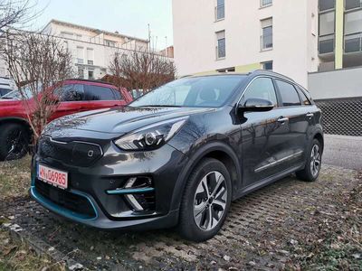 gebraucht Kia Niro Pflege Model 2022 64KWh