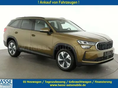 Neu Skoda Kodiaq Selection 193 PS (141 kW) 2025 Gold bronze metallic SUV