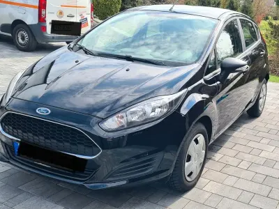 Używany Ford Fiesta Trend 60 KM (44 kW) 2015 Czarny Hatchback