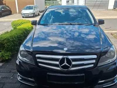 Gebraucht Mercedes C180 156 PS (114 kW) 2011 Schwarz Limousine