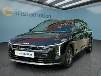 Neu Kia K4 150 PS (110 kW) 2026 Schwarz Kombi