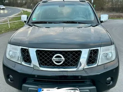 Gebraucht Nissan Navara 190 PS (139 kW) 2012 Schwarz Pickup