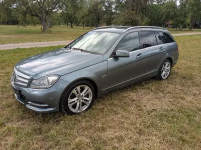 Gebraucht Mercedes C220 Avantgarde 170 PS (125 kW) 2010 Grün Limousine