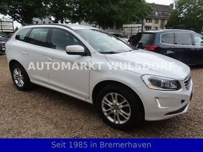 Crystal white pearl / metallic Gebraucht 2014 Volvo XC60 Momentum SUV | 15.950 € (Teuer)