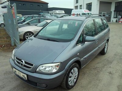 Grau Gebraucht 2005 Opel Zafira Van / Kleinbus | 1.450 € (Guter Preis)