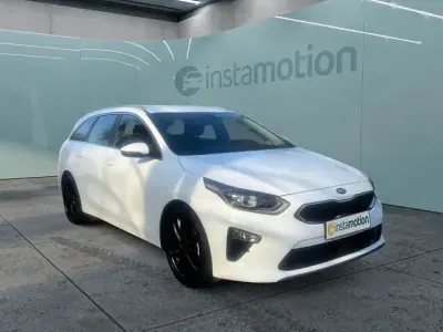 Gebraucht Kia Ceed Sportswagon Spirit 160 PS (117 kW) 2021 Weiß Kombi