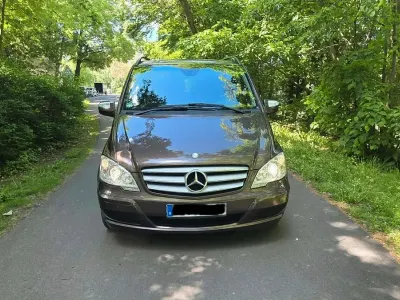 Gebraucht Mercedes Viano 224 PS (164 kW) 2013 Braun Van / Kleinbus