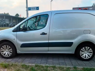 Gebraucht Citroën Berlingo 75 PS (55 kW) 2012 Silber Van / Kleinbus