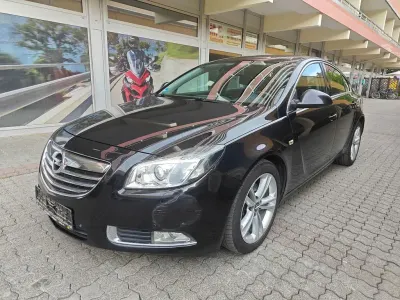 Używany Opel Insignia Sport 160 KM (117 kW) 2009 Czarny Sedan/Limuzyna