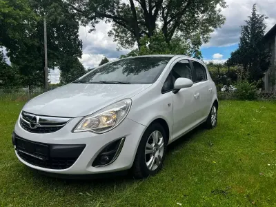 Usado Opel Corsa 101 HP (74 kW) 2011 Branco Citadino
