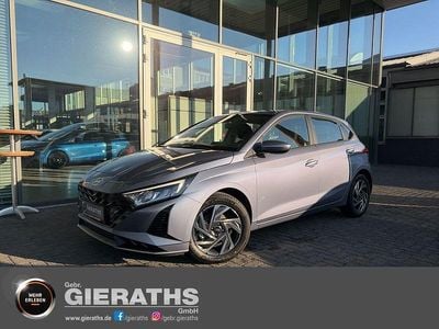 Neu Hyundai i20 99 PS (72 kW) 2025 Blau Kleinwagen