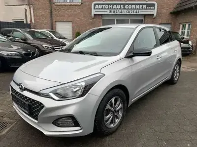 Brugt Hyundai i20 Advantage 101 HK (74 kW) 2020 Sølv Hatchback