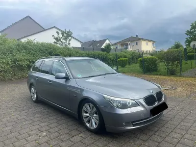 Gebraucht BMW 525 197 PS (144 kW) 2007 Grau Kombi