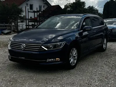 Gebraucht VW Passat Comfortline 150 PS (110 kW) 2018 Blau Kombi
