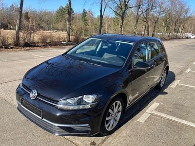 Gebraucht VW Golf VII Comfortline 116 PS (85 kW) 2019 Schwarz Limousine