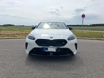 Gebraucht BMW M135 Performance 300 PS (220 kW) 2024 Weiß Kleinwagen
