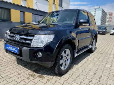 Gebraucht Mitsubishi Pajero Intense 170 PS (125 kW) 2008 Schwarz SUV