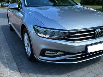 Gebraucht VW Passat Business 150 PS (110 kW) 2023 Silber Kombi