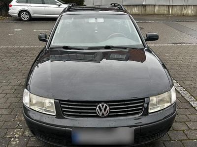 Gebraucht VW Passat Basis 90 PS (66 kW) 2000 Schwarz Kombi