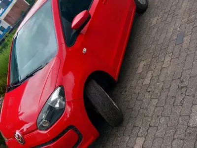Gebraucht VW up! 60 PS (44 kW) 2013 Rot Kleinwagen