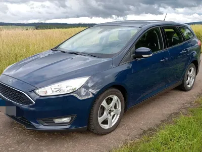 Gebraucht Ford Focus Trend 105 PS (77 kW) 2016 Blau Limousine