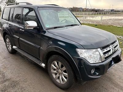 Gebraucht 2014 Mitsubishi Pajero Intense SUV | 19.490 € (Fairer Preis)