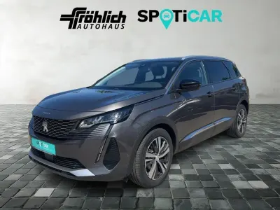 Gebraucht Peugeot 5008 Allure 131 PS (96 kW) 2022 Grau SUV