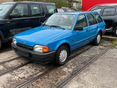 Second-hand Ford Escort 74 CP (54 kW) 1989 Albastru Break
