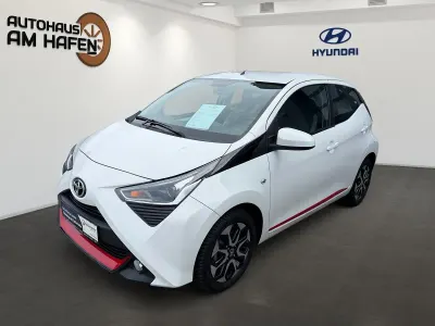 Gebraucht Toyota Aygo Connect Style 72 PS (52 kW) 2018 Weiß Kleinwagen