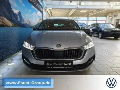 Gebraucht Skoda Octavia Tour 150 PS (110 kW) 2023 Silber metallic Kombi