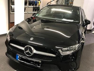 Second-hand Mercedes A200 Progressive 163 CP (119 kW) 2019 Negru Hatchback