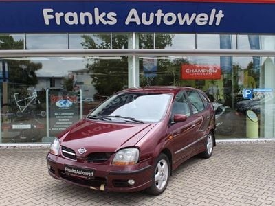 Nissan Almera Tino
