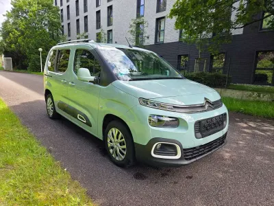 Gebraucht Citroën Berlingo 131 PS (96 kW) 2018 Farbe grun devon Van / Kleinbus