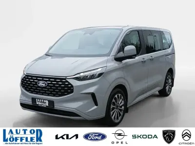 Neu Ford Tourneo Titanium 170 PS (125 kW) 2026 Grau Van / Kleinbus