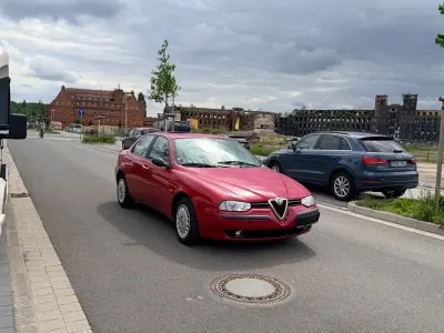 Gebraucht Alfa Romeo 156 120 PS (88 kW) 1997 Rot Limousine