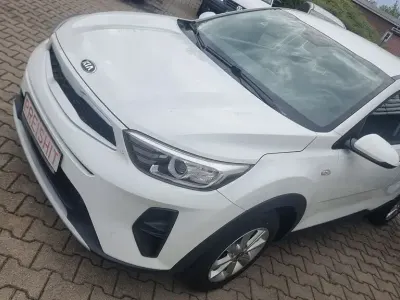 Gebraucht Kia Stonic 84 PS (61 kW) 2019 Weiss SUV