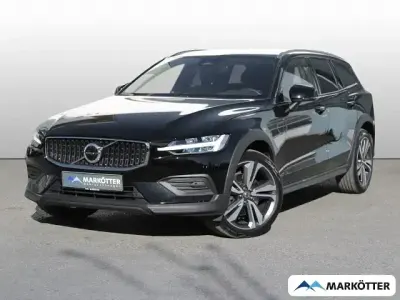 Używany Volvo V60 CC Plus 197 KM (144 kW) 2023 Czarny Kombi