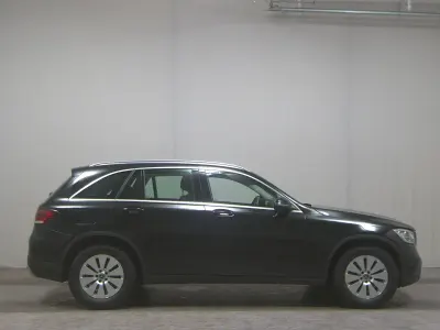 Używany Mercedes GLC220 194 KM (142 kW) 2021 Czarny SUV