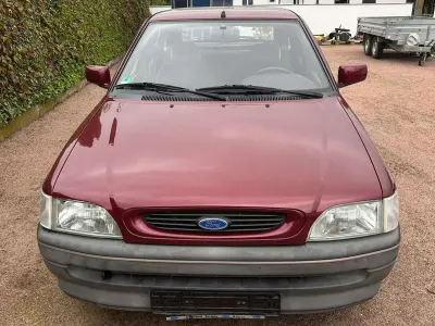 Gebraucht Ford Escort 71 PS (52 kW) 1993 Rotbraun Limousine