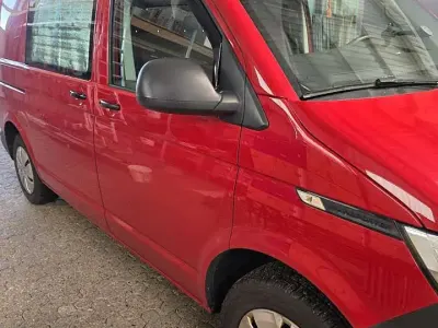Gebraucht VW Transporter 110 PS (80 kW) 2021 Rot Van