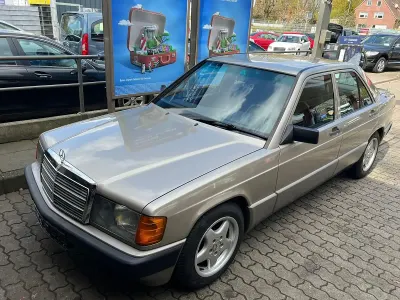 Gebraucht Mercedes 190 102 PS (75 kW) 1989 Beige Limousine
