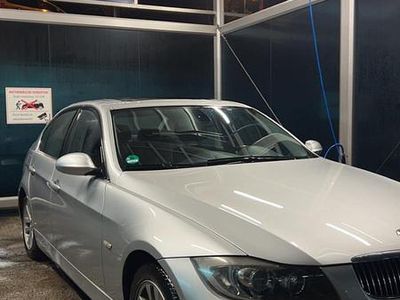 Gebraucht BMW 325 218 PS (160 kW) 2005 Silber Limousine