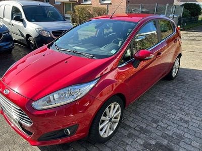 Gebraucht Ford Fiesta Titanium 101 PS (74 kW) 2017 Rot Kleinwagen