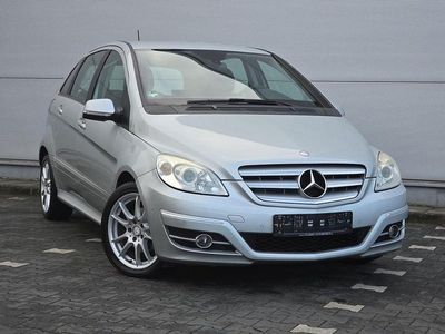 Gebraucht Mercedes B200 136 PS (100 kW) 2010 Silber Van / Kleinbus
