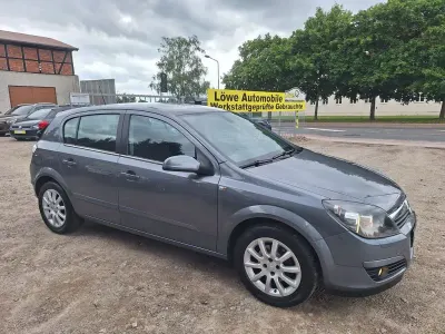 Gebraucht Opel Astra Edition 105 PS (77 kW) 2008 Grau Limousine