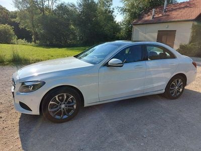 Gebraucht Mercedes C180 156 PS (114 kW) 2018 Weiß Limousine