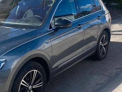 Second-hand VW Tiguan IQ Drive 150 CP (110 kW) 2020 Gri SUV