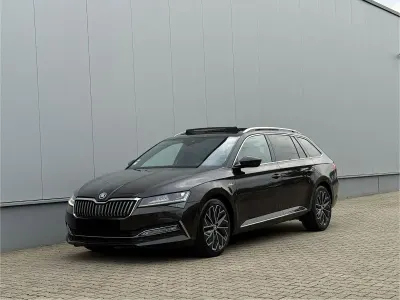 Gebraucht Skoda Superb LAURIN & KLEMENT 150 PS (110 kW) 2019 Braun Kombi